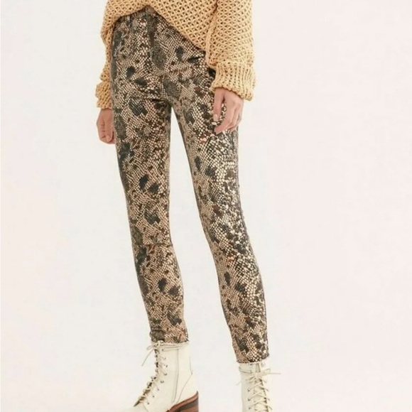 FREE PEOPLE NEW TWO FACED SNAKESKIN SKINNY RAW HEM JEANS 27 - Picture 3 of 13